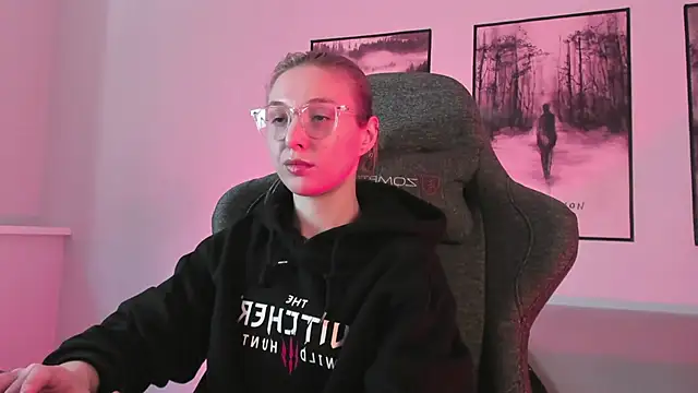 PhilippaAdamas online show from 1, 3, 2025