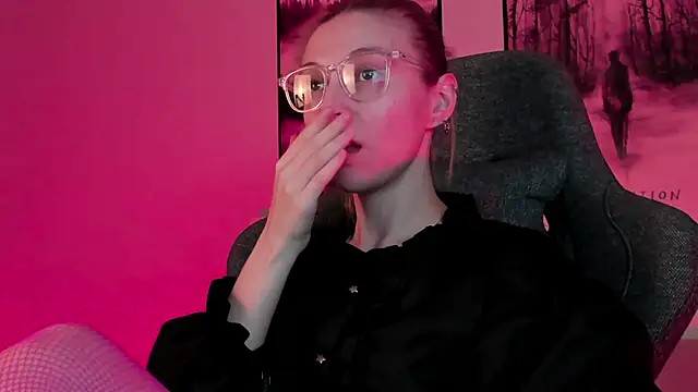 PhilippaAdamas online show from 7, 3, 2025