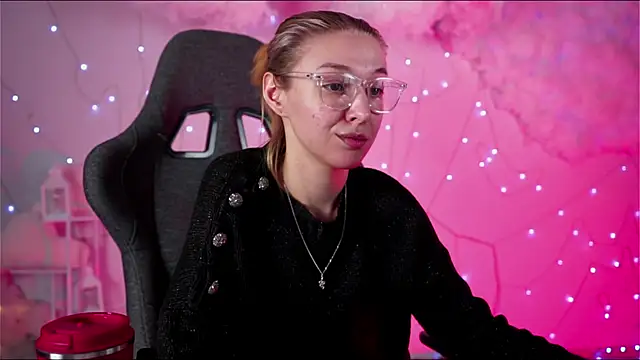 PhilippaAdamas online show from 8, 3, 2025