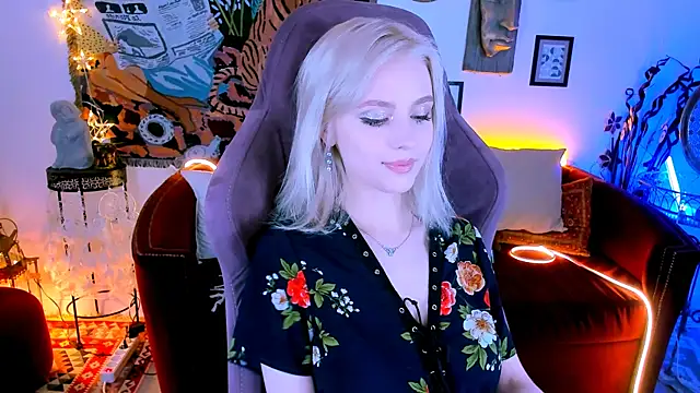 LeonaStane online show from 9, 2, 2025