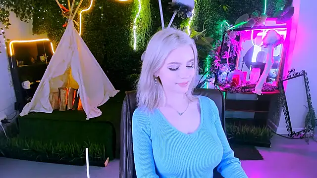 LeonaStane online show from 13, 2, 2025