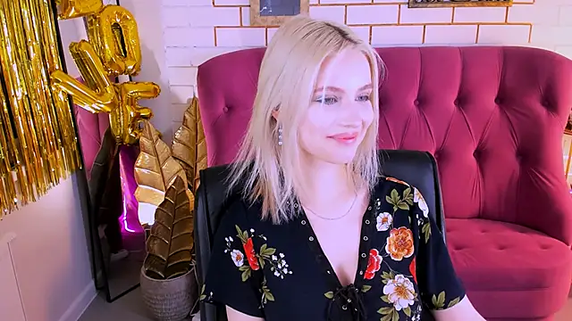 LeonaStane online show from 27, 2, 2025