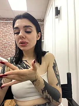 MaeveMoon online show from 30, 10, 2025