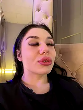 MaeveMoon online show from 13, 11, 2025