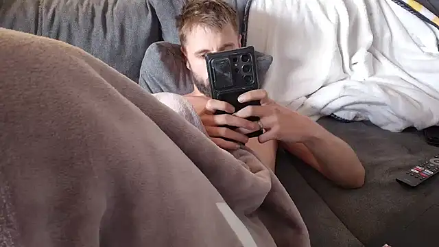 ademandjulia online show from 30, 10, 2025