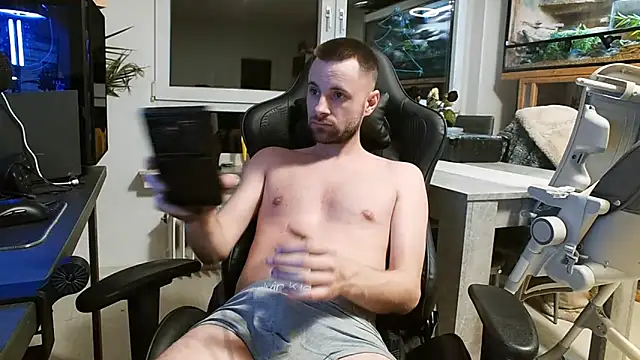 ademandjulia online show from 20, 2, 2026