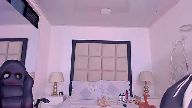 Zoe CarterX online show from 8, 9, 2025