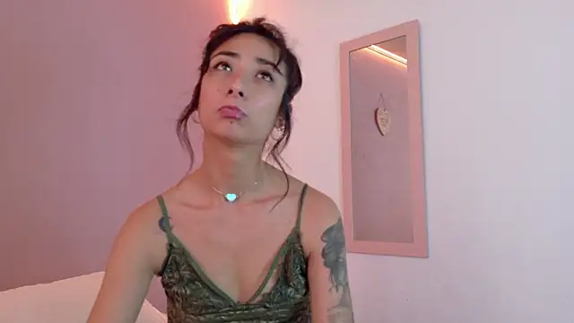 Snapshot of oishii_ambar chatting on 12, 2, 2025 oishii ambar online show from 12, 2, 2025