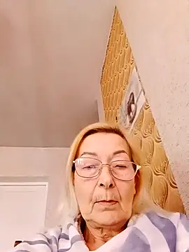 SophiaSky6037 online show from 19, 2, 2025