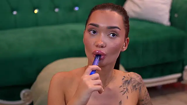 SashaFerrera online show from 7, 3, 2025