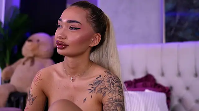 SashaFerrera online show from 14, 9, 2025