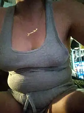 Snapshot of ShysluutGia chatting on 19, 9, 2025 ShysluutGia online show from 19, 9, 2025