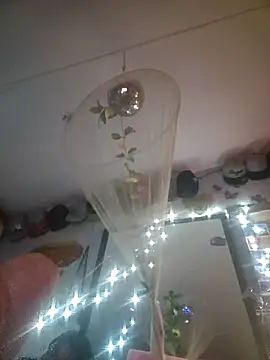 Snapshot of ShysluutGia chatting on 27, 9, 2025 ShysluutGia online show from 27, 9, 2025