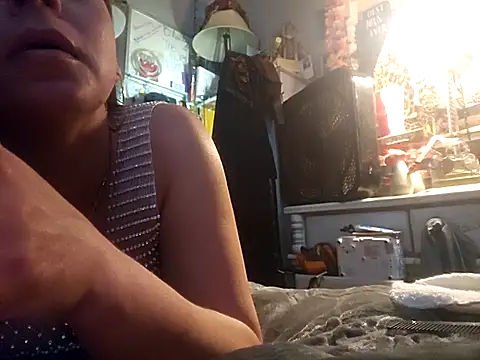 Snapshot of ShysluutGia chatting on 30, 10, 2025 ShysluutGia online show from 30, 10, 2025