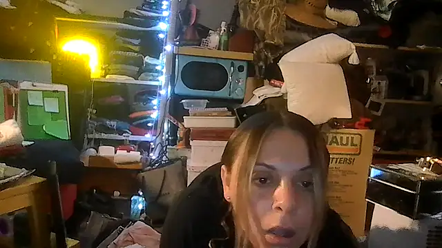 Snapshot of ShysluutGia chatting on 28, 6, 2026 ShysluutGia online show from 28, 6, 2026