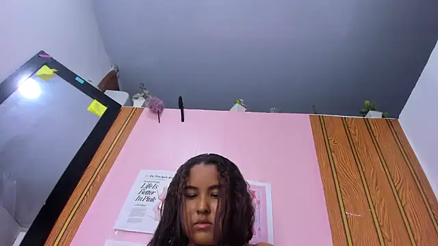 camilagreeco online show from 21, 9, 2025