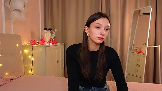 Snapshot of ColleenCox chatting on 7, 3, 2025 ColleenCox online show from 7, 3, 2025