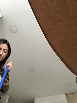 KarolVega- online show from 17, 2, 2025