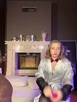 Saint Vicious online show from 4, 3, 2025