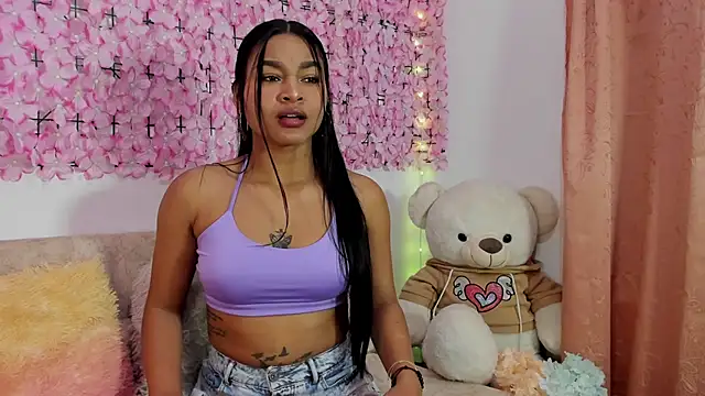 Snapshot of Lynda_Bonnie chatting on 18, 10, 2025 Lynda Bonnie online show from 18, 10, 2025