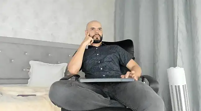 Luke Diaz7 online show from 21, 2, 2025