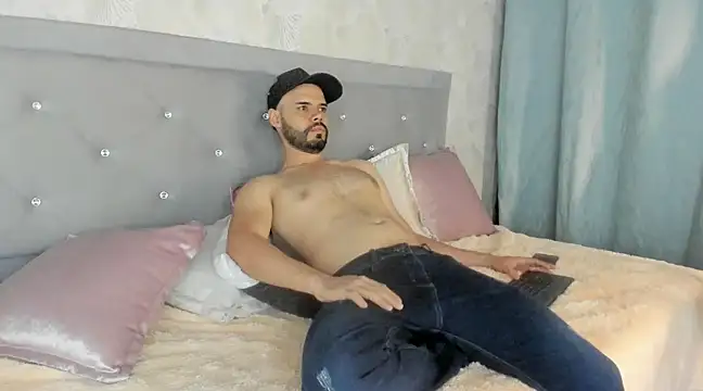 Luke Diaz7 online show from 23, 2, 2025