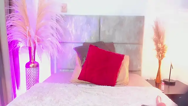 MiaHertz online show from 12, 3, 2025