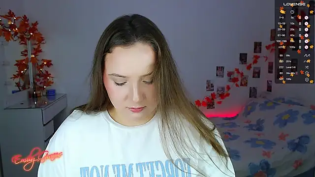 Snapshot of EmilyxxGraces chatting on 18, 10, 2025 EmilyxxGraces online show from 18, 10, 2025