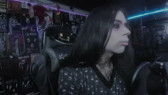 Snapshot of rotten_dreams chatting on 8, 3, 2025 rotten dreams online show from 8, 3, 2025