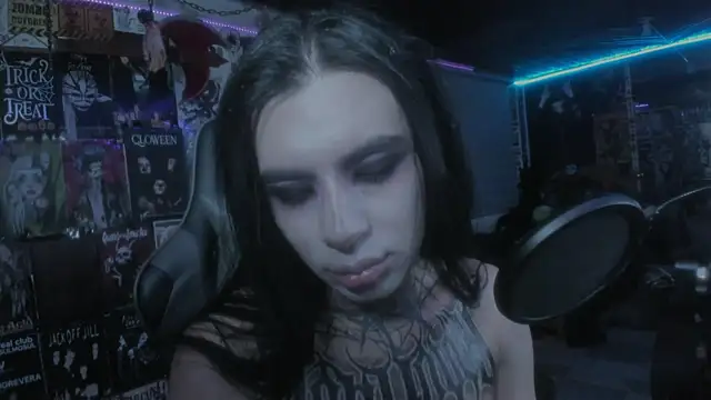 Snapshot of rotten_dreams chatting on 9, 3, 2025 rotten dreams online show from 9, 3, 2025