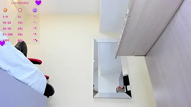 MELINAMARTINS online show from 12, 3, 2025