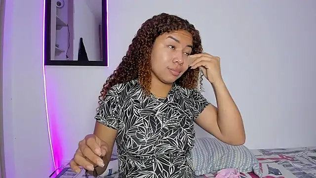 MELINAMARTINS online show from 18, 3, 2026