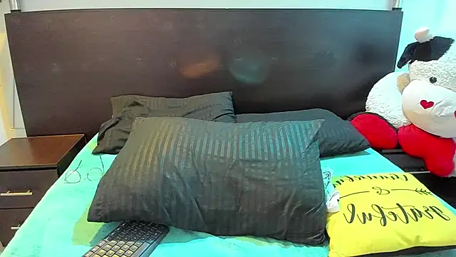 Marii 18 online show from 9, 3, 2025