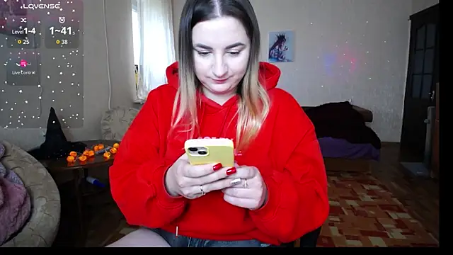 Snapshot of YourSwetiwGirl chatting on 18, 10, 2025 YourSwetiwGirl online show from 18, 10, 2025