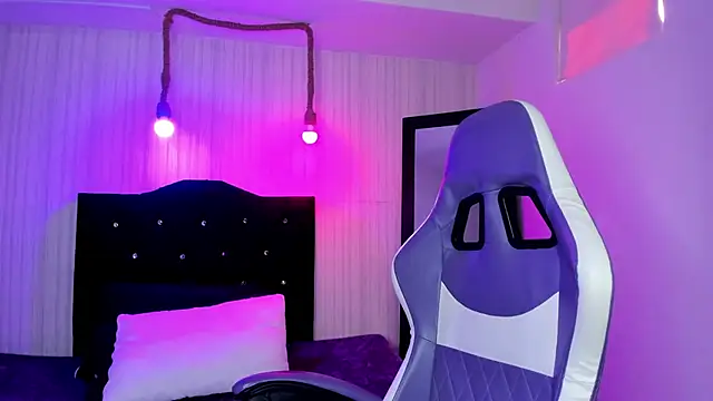 nicky angel1 online show from 5, 11, 2025