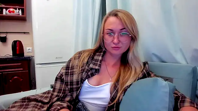 Snapshot of your_Goddess_Eva chatting on 11, 9, 2025 your Goddess Eva online show from 11, 9, 2025