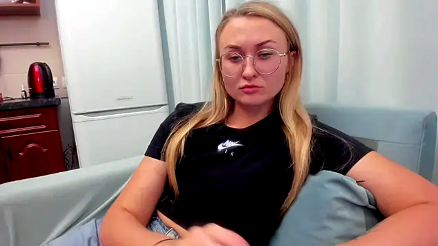 Snapshot of your_Goddess_Eva chatting on 17, 9, 2025 your Goddess Eva online show from 17, 9, 2025