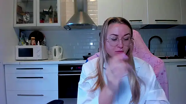 Snapshot of your_Goddess_Eva chatting on 6, 10, 2025 your Goddess Eva online show from 6, 10, 2025