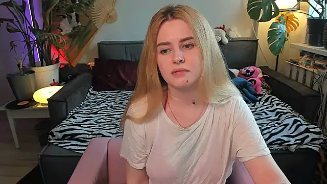 Alexa Pirs online show from 12, 4, 2026