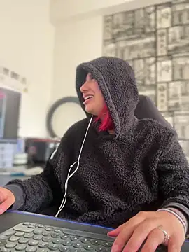 Scarlett-LS online show from 7, 3, 2025