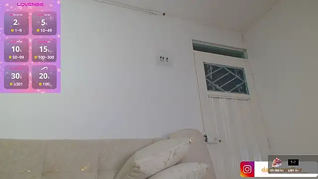 Snapshot of Daphnewalker__ chatting on 9, 10, 2025 Daphnewalker   online show from 9, 10, 2025