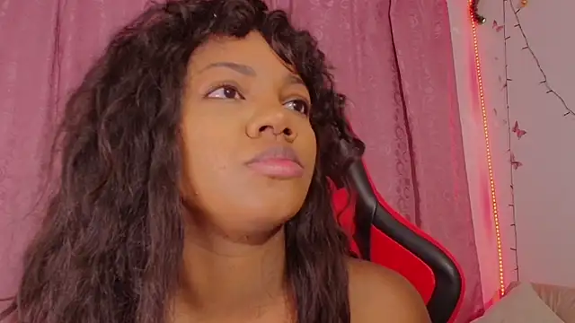 Daphnewalker   online show from 17, 12, 2025