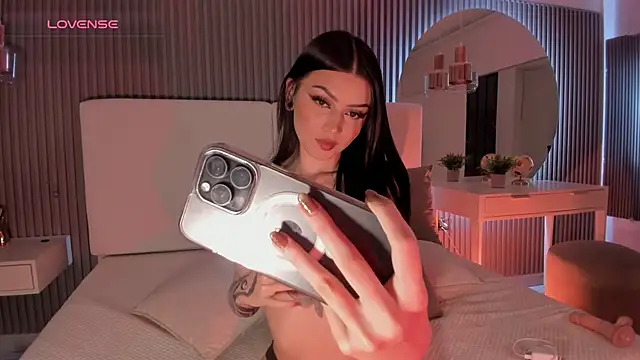 Giselle royy online show from 13, 11, 2025