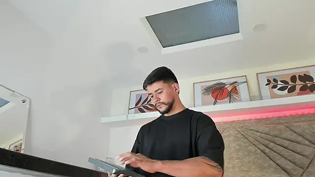 DickGriffith  online show from 18, 2, 2025