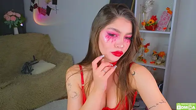 Caroline  Brown online show from 30, 10, 2025