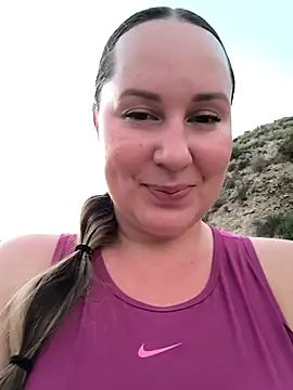 Snapshot of Mona_Plus chatting on 11, 9, 2025 Mona Plus online show from 11, 9, 2025