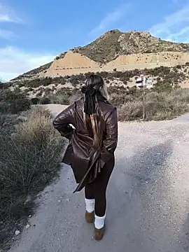 Snapshot of Mona_Plus chatting on 7, 11, 2025 Mona Plus online show from 7, 11, 2025