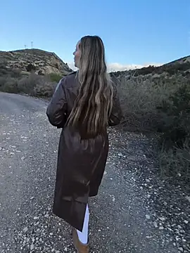 Snapshot of Mona_Plus chatting on 8, 11, 2025 Mona Plus online show from 8, 11, 2025