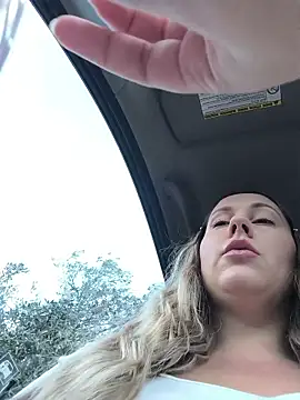 Snapshot of Mona_Plus chatting on 25, 11, 2025 Mona Plus online show from 25, 11, 2025