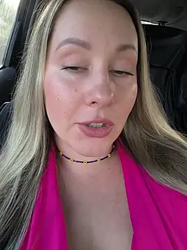 Snapshot of Mona_Plus chatting on 3, 12, 2025 Mona Plus online show from 3, 12, 2025